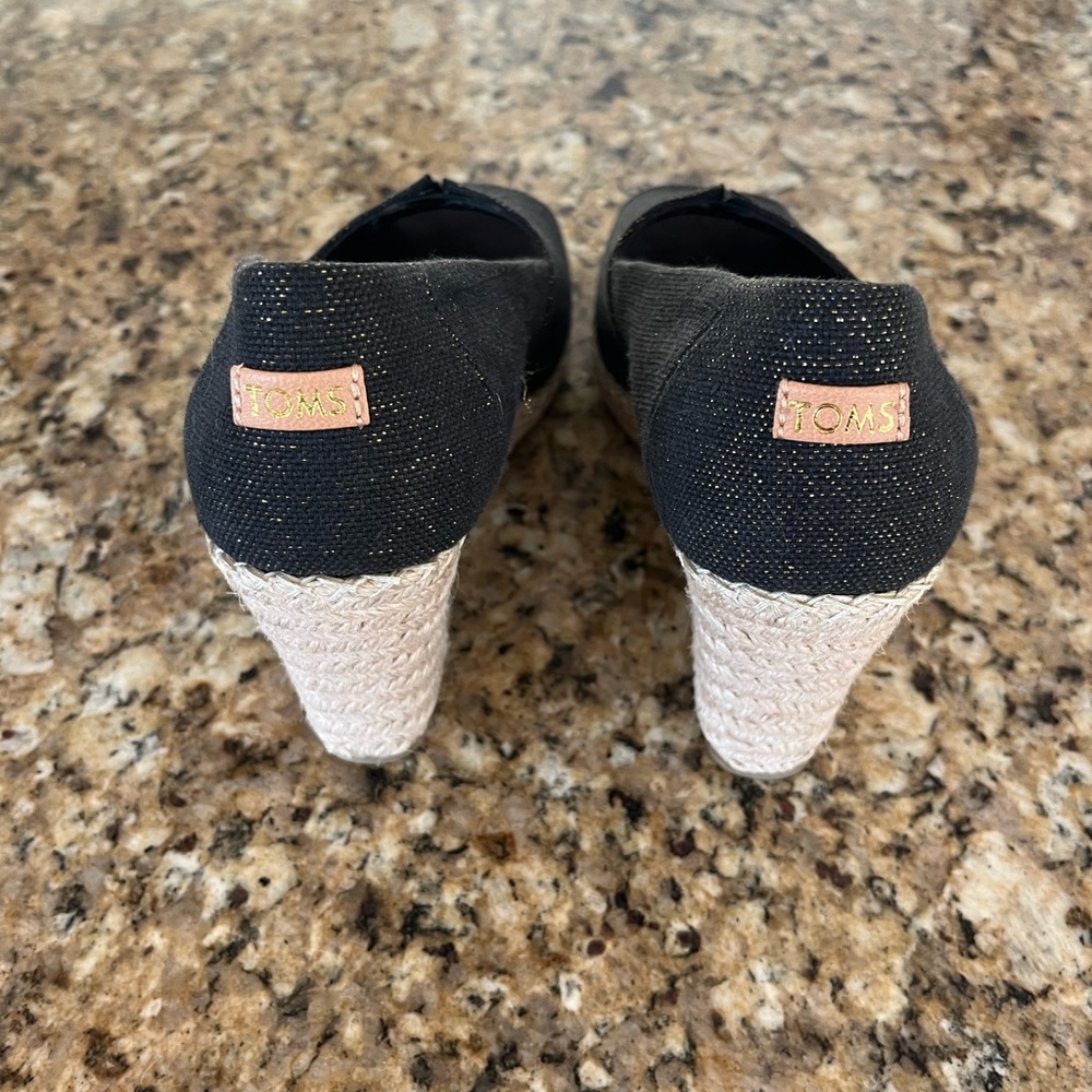 NWOT TOMS Michelle Wedge Sandals - Picture 3 of 4